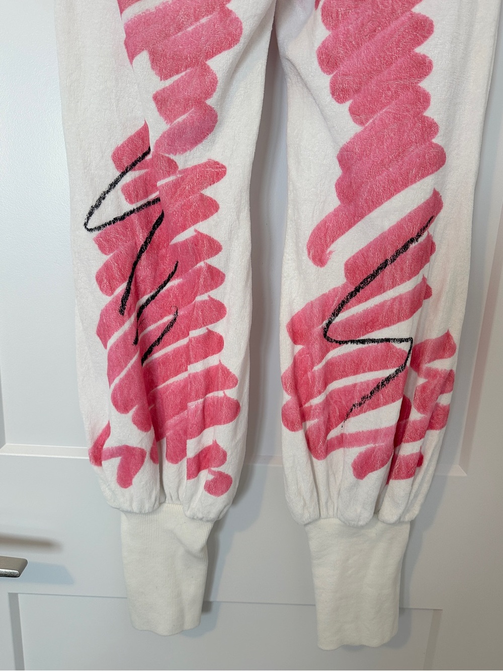 Moschino Couture White Pink Chenille Brushstroke Jogger Pant Size 4 US - Picture 12 of 16
